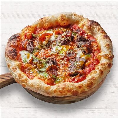 Пицца с говядиной и хурмой Премиум тесто в Перчини по цене 638 ₽