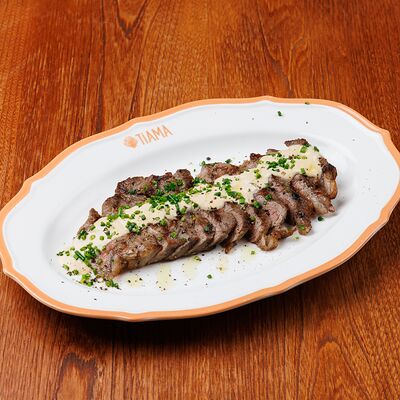 Тальятта из стриплойна с соусом пепеверде в TiAMA по цене 2350 ₽