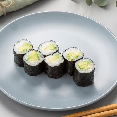 Мини-ролл с авокадо в Суши хит по цене 293 ₽