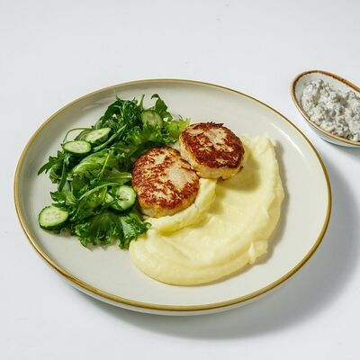 Котлеты куриные рубленые с пюре и соусом (я) в Бургари по цене 760 ₽