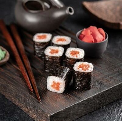 Фуд Сяке ролл в Food Low Cost Sushi по цене 332 ₽