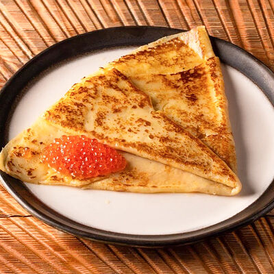 Богатырский блин с красной икрой в Горыныч по цене 720 ₽