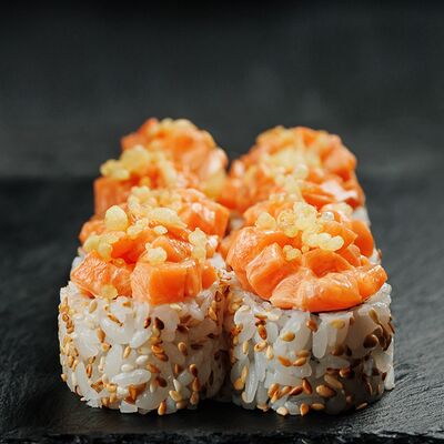 Лосось тартар в Суши скат по цене 640 ₽