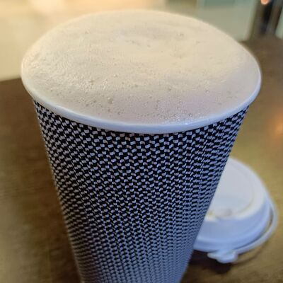 Латте на фундучном молоке в Чайный волшебник по цене 320 ₽