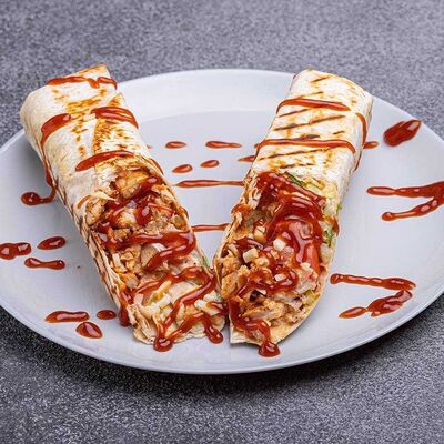 Шаверма с соусом барбекю в лаваше в Шаверма шамс по цене 459 ₽