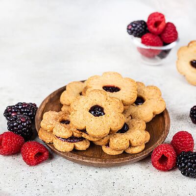 Печенье песочное сливочное с лесной ягодой в У Палыча. С пылу, с жару! по цене 369 ₽