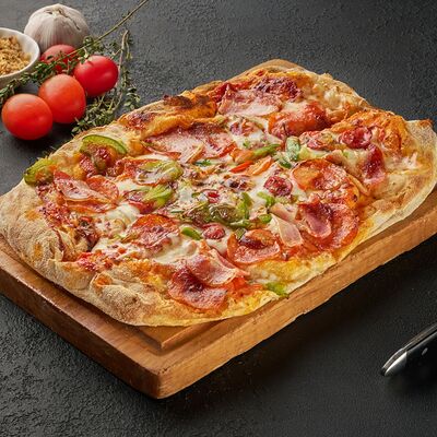 Пицца Баварская в Хмель и солод по цене 799 ₽