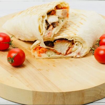 Шаурма с курицей в обычном лаваше в Шаурма time по цене 340 ₽