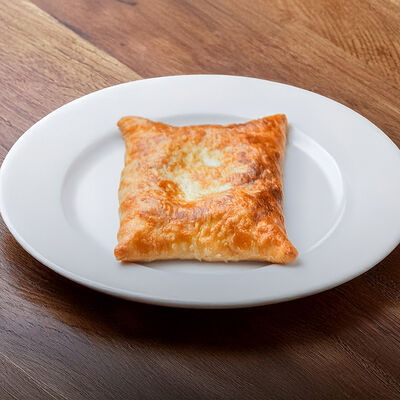 Хачапури-конверт с говядиной в Кафе хачапури по цене 311 ₽