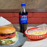 Комбо Бургер Цоколь + фри + evervess кола в Кафе Цоколь