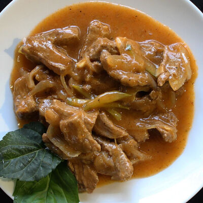 Мясной гуляш в Джон Вкусный по цене 26000 ₽