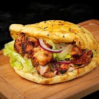 Донер с курицей в пите в Shash-mangal Кухня Турции