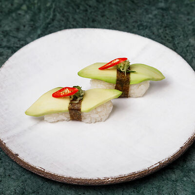 Суши с авокадо в Кабуки по цене 140