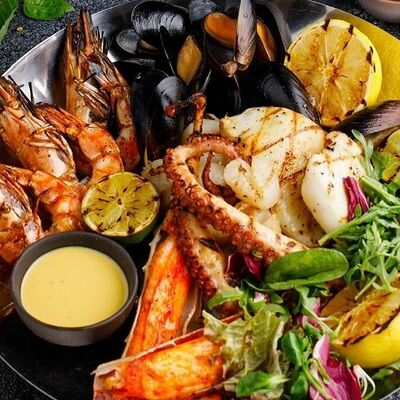 Плато с морепродуктами в Пряности & Радости по цене 8500