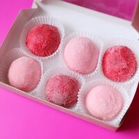 Моти со вкусами Клубника-банан и Шоколад-вишняв Miracle bakery