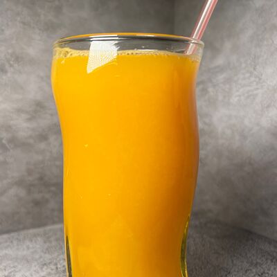 Свежевыжатый апельсиновый сок в Дом блинов по цене 500 ₽