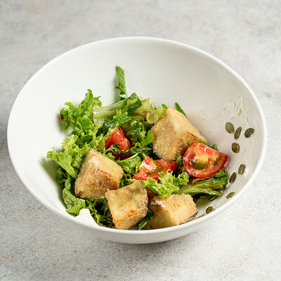 Салат с хрустящим баклажаном в Бурка по цене 505 ₽