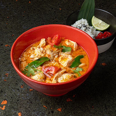 Том ям с курицей в Sumo Izakaya по цене 760 ₽