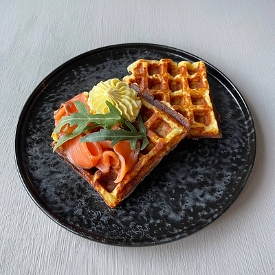 Вафля с лососем в Mozza Pizza по цене 580 ₽