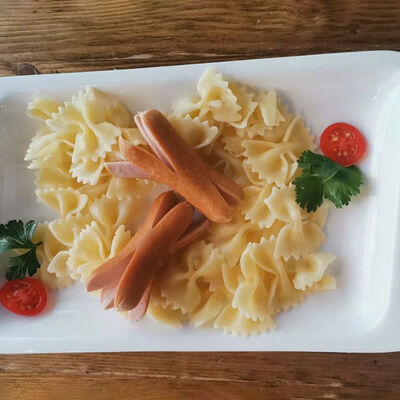 Макарошки с сосисками в Famil Cafe по цене 560 ₽