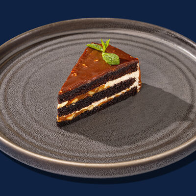 Торт орехово-шоколадный в Рыбная мануфактура №1 по цене 511 ₽