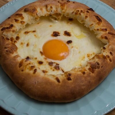 Хачапури по-аджарски большой в Бебо по цене 500 ₽