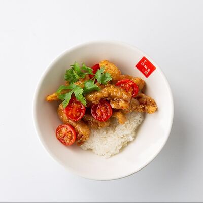 Хрустящая курочка по-тайски в кисло-сладком соусе в Том Ям по цене 870 ₽