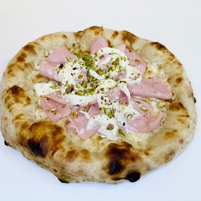 Пицца с мортаделлой и страчателлойв Импасто по цене 890 ₽