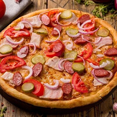 Pizza Охотничья в Сырный Бортик! по цене 742 ₽