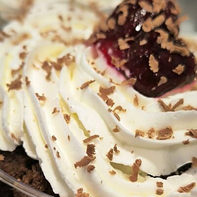 Шоколадный трайфл с вишней в Жар по цене 329 ₽