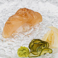 Суши без риса и обожжённый гребешок в Narnia