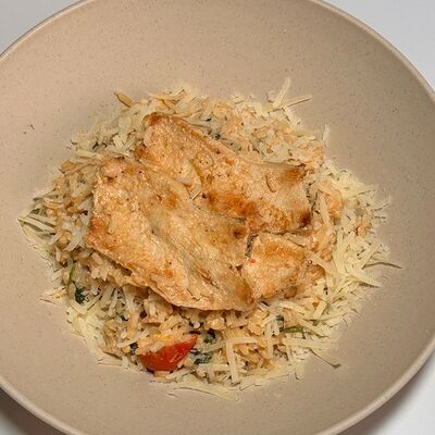 Ризотто с филе цыпленка в Cafe LeoN по цене 689 ₽