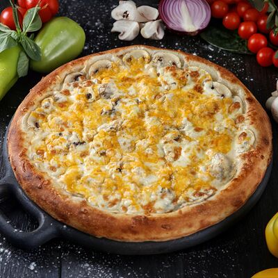 Пицца Жюльенв Loca Pizza по цене 1380 ₽