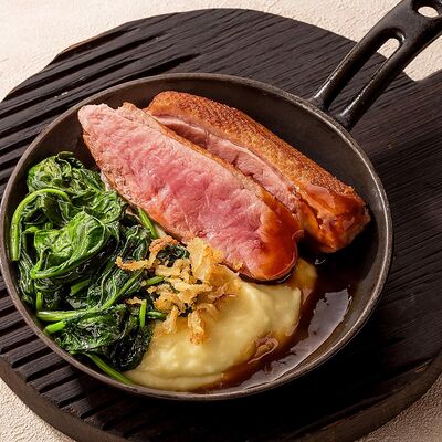 Утиная грудка с пюре в Чиполучо по цене 699