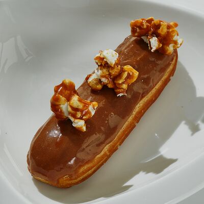 Эклер карамельный в Кафе Элмэт по цене 199 ₽