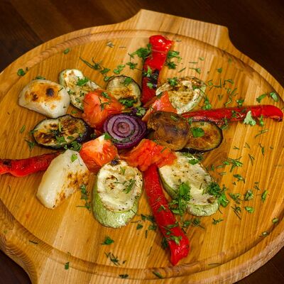 Овощи гриль в Хинкали-Дали по цене 300 ₽