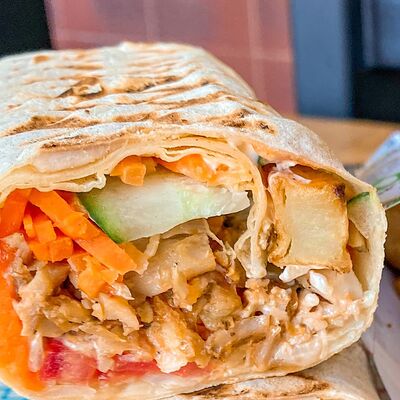 Шаурма куриная маленькая в Жар по цене 319 ₽