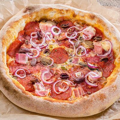 Пицца Нью Йорк в Чайхона №1 Братьев Васильчуков по цене 590 ₽