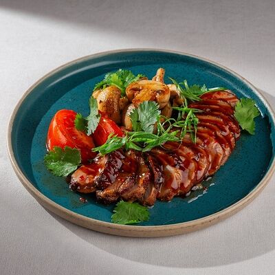 Утка в фирменном соусе в Sarang по цене 934 ₽