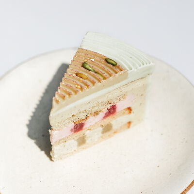 Фисташка-малина торт в Angel Cakes по цене 850 ₽