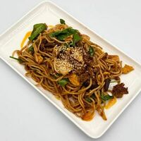 Лапша с говядиной Кимчив Киомей, роллы, рамены и рис