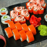 Логотип КУШАЙ СУШИ & ПИЦЦУ