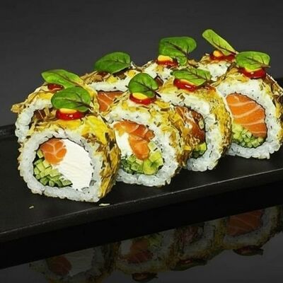 Бонито с лососем в Бейкер суши по цене 768 ₽