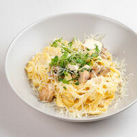 Паста Тальятелле с курицей и грибами в Трай