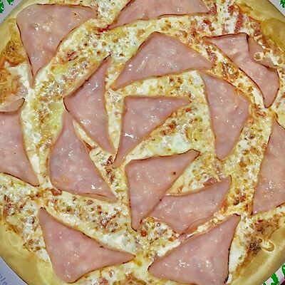 С ветчиной Маленькая в Икура Экспресс по цене 460 ₽