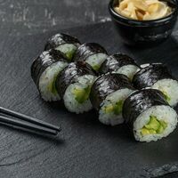 Маки Ролл авокадо в Kitana