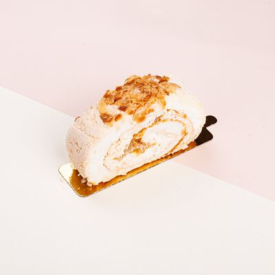 Меренговый рулет манго в Кекслав по цене 310 ₽