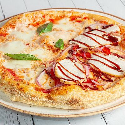 Пицца Рэд & Вайт в Луиджи & Тосё по цене 329 ₽