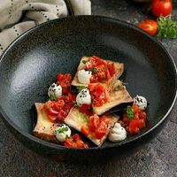 Хрустящие баклажаны с кремом из сулугуни в Баклажан в ТЦ 