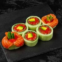 Спринг-роллы с лососем в Sushi House